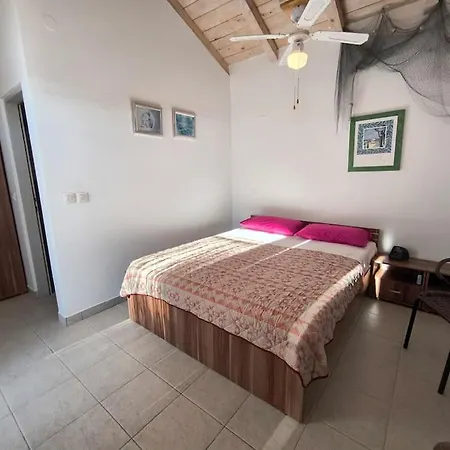 Villa Mark *