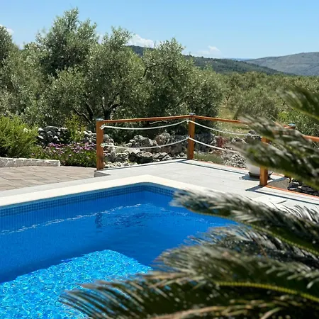 Villa Villa Mark *